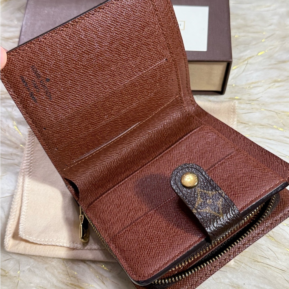 Louis Vuitton Small Compact Zippy Wallet with duster and box